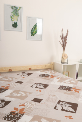 Простыня на резинке перкаль Опавшие листья серый